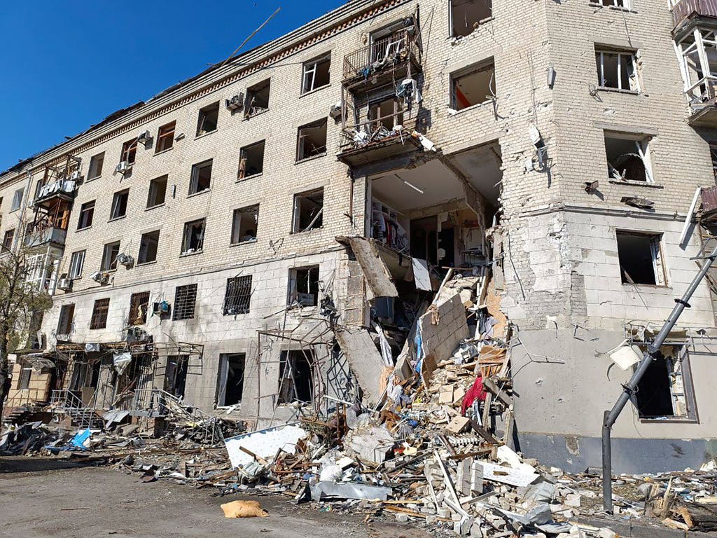 Bomb raid on Kharkiv injures over 50