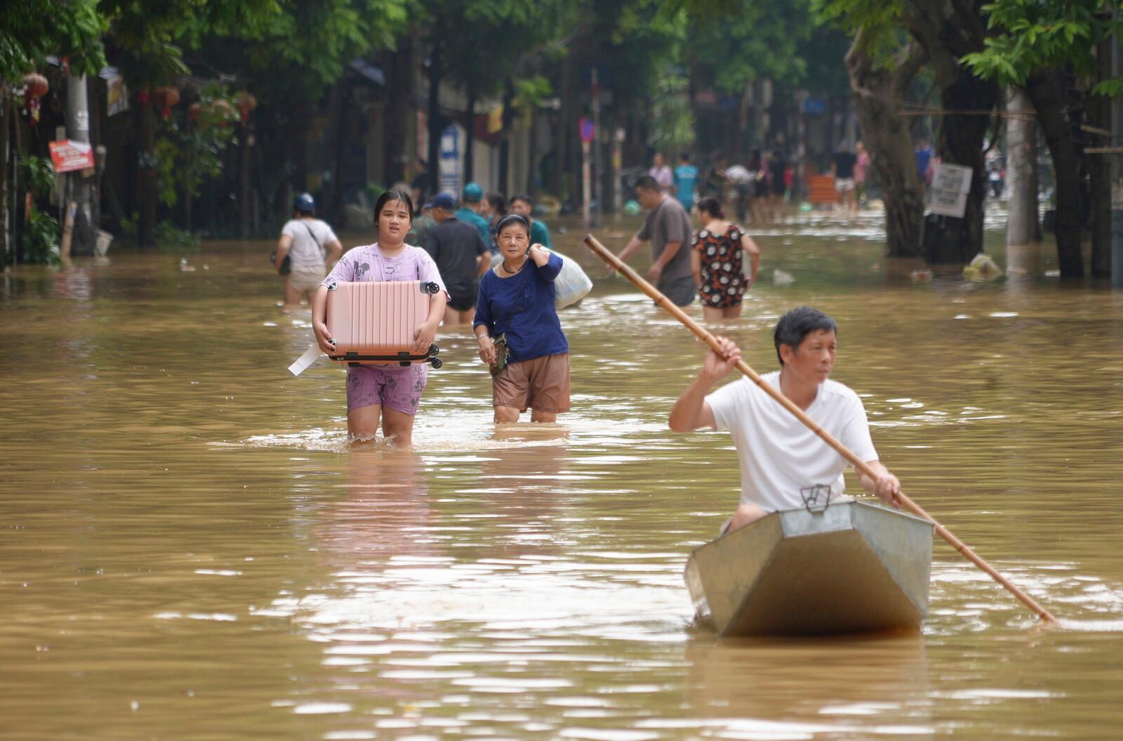 China prepares for typhoon – flights cancelled