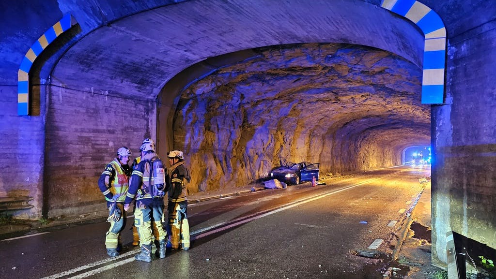 Tjörn Bridge open again after tunnel collapse