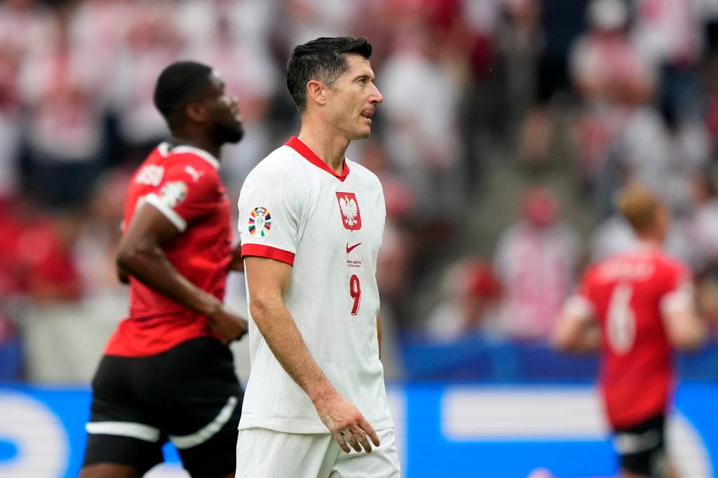Heavy Comeback for Lewy - Fell to Austria