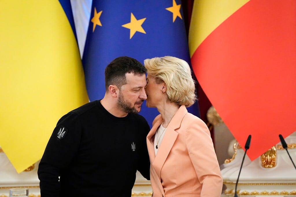 Ukraine and Moldova closer to EU talks