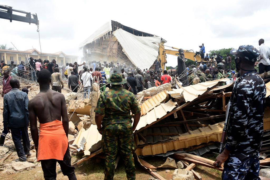 Dozens dead in school collapse in Nigeria