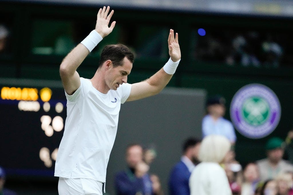 Murray in tears – praised by legends