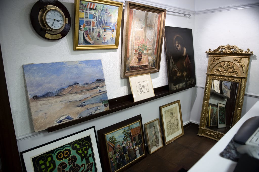 Thousands of artworks missing in the regions