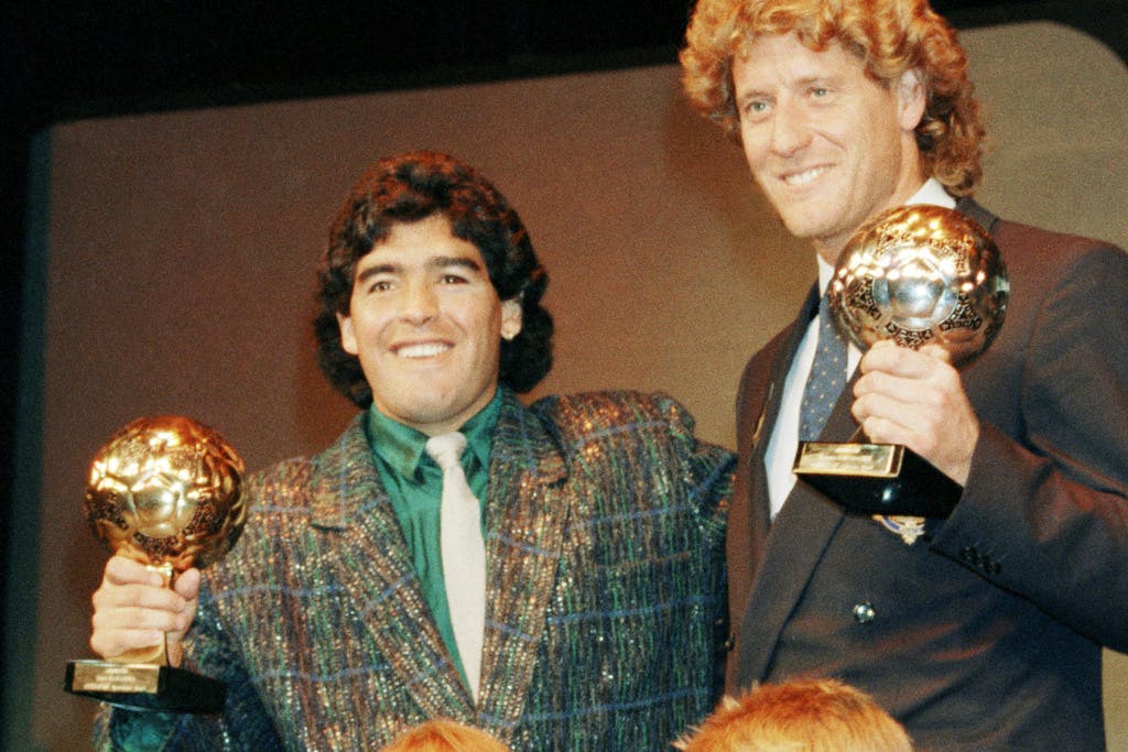 The auction of Maradona's golden ball is stopped