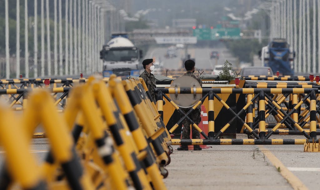 North Korea builds wall along border
