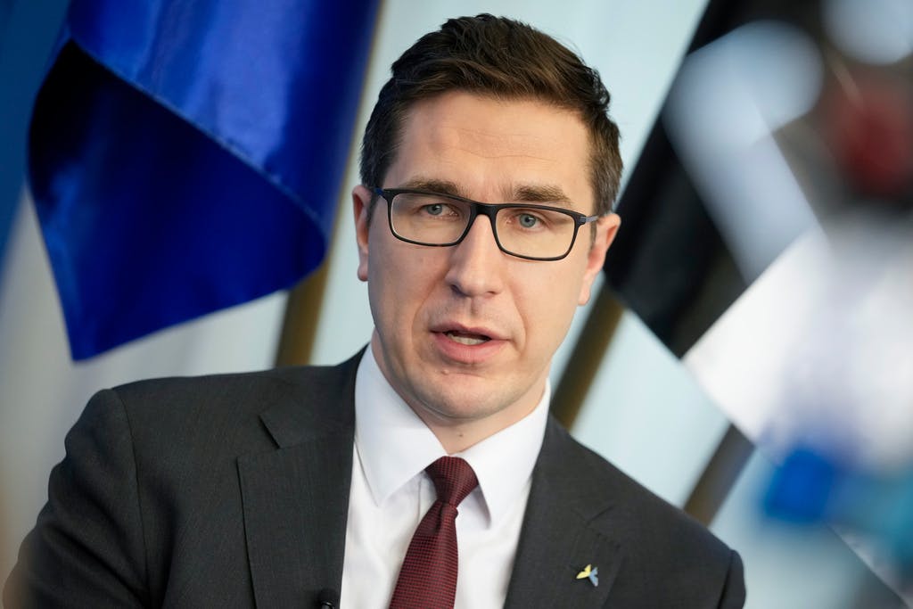 Estonian Defence Chief Quits: "Too Little Being Done"