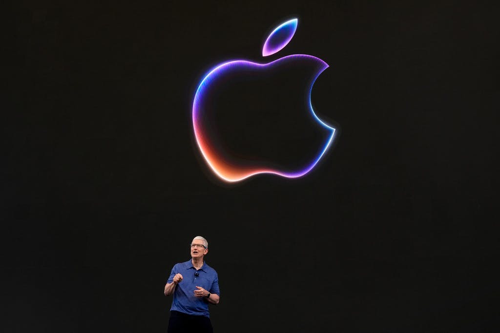 Apple shares receive delayed AI boost