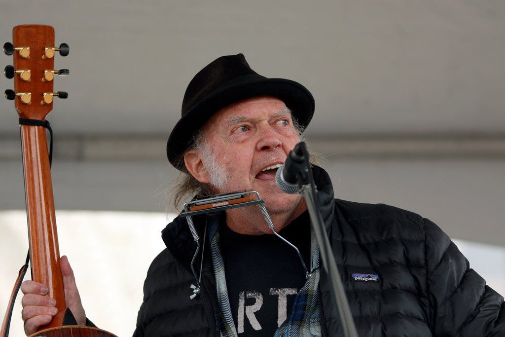 Illness stops Neil Young tour
