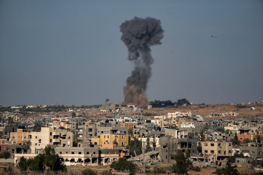 Residents: Israel pushes deeper into Rafah