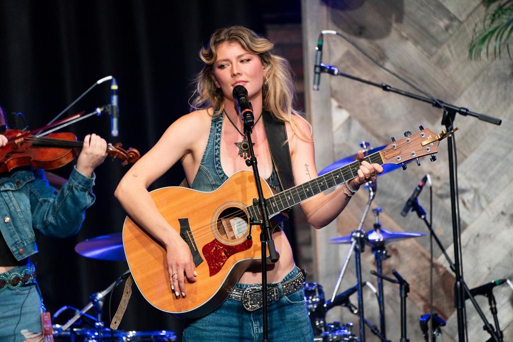 Country Star Ready for "Sing-along at Skansen"