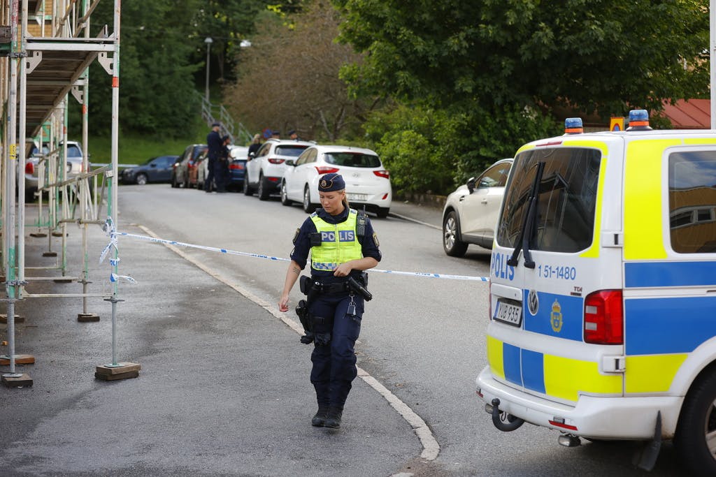 Man found shot outdoors in Gothenburg