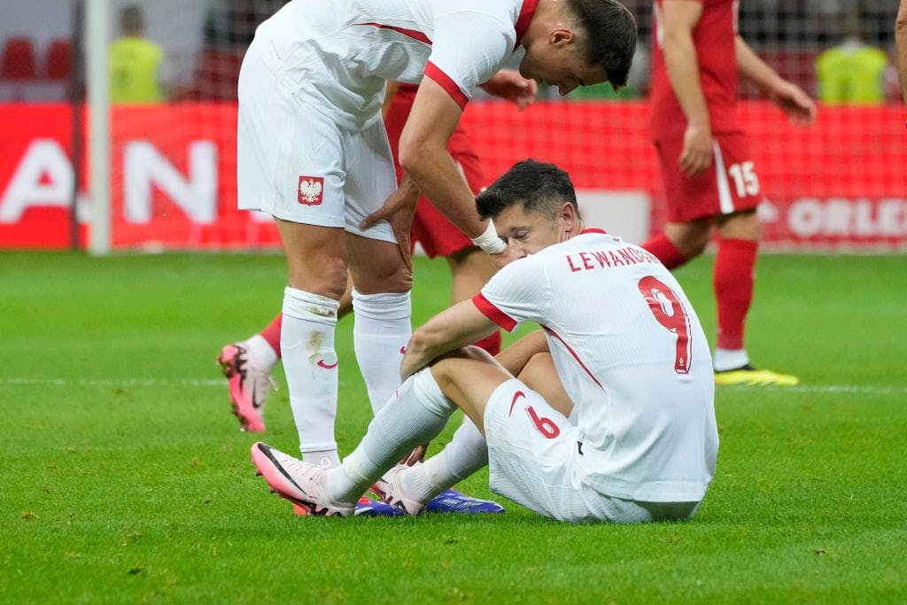 Poland's nightmare – Lewandowski substituted due to injury