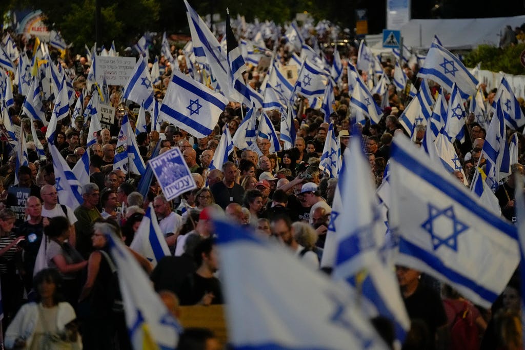 Thousands Protest Against Israeli Government