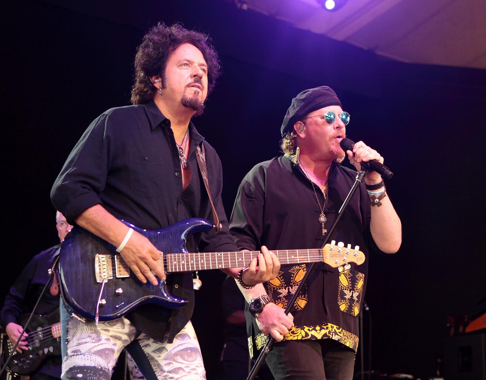 Toto comes to Sweden with Christopher Cross