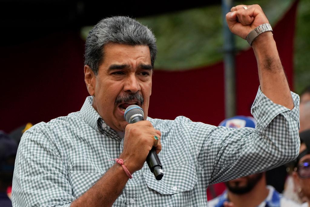 Maduro: Christmas will be moved to October