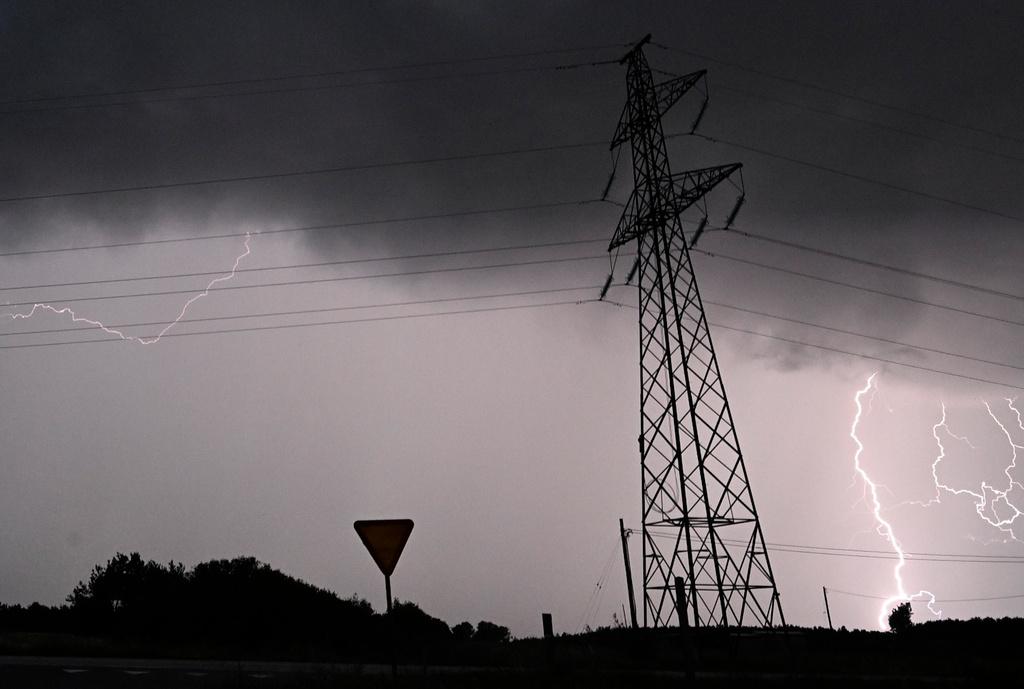 What Not to Do When There's a Thunderstorm