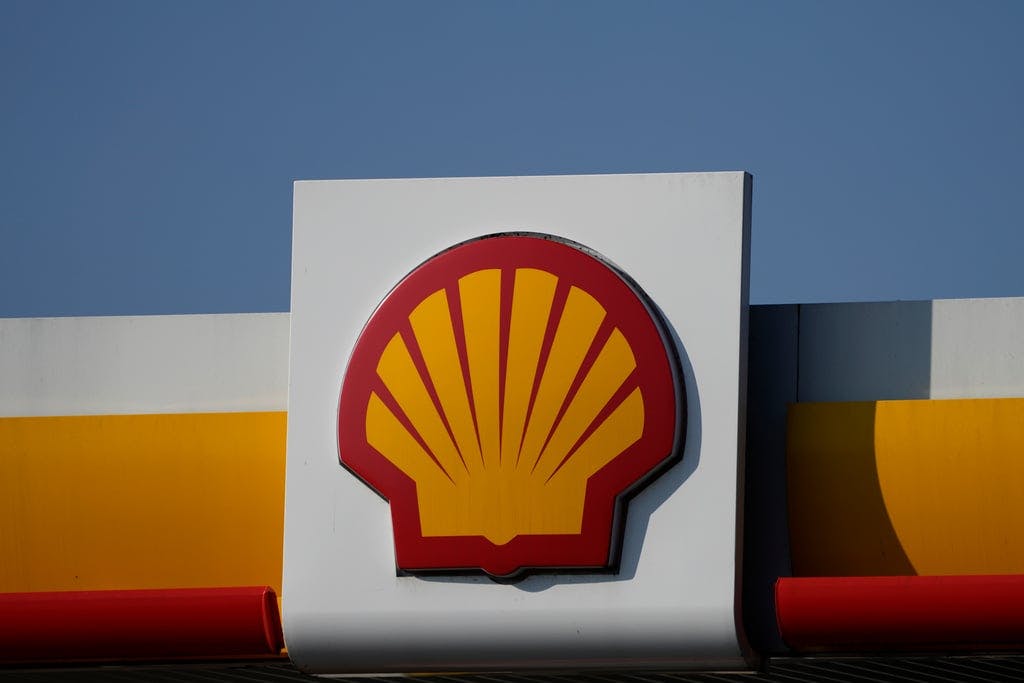 Shell pauses biofuel project