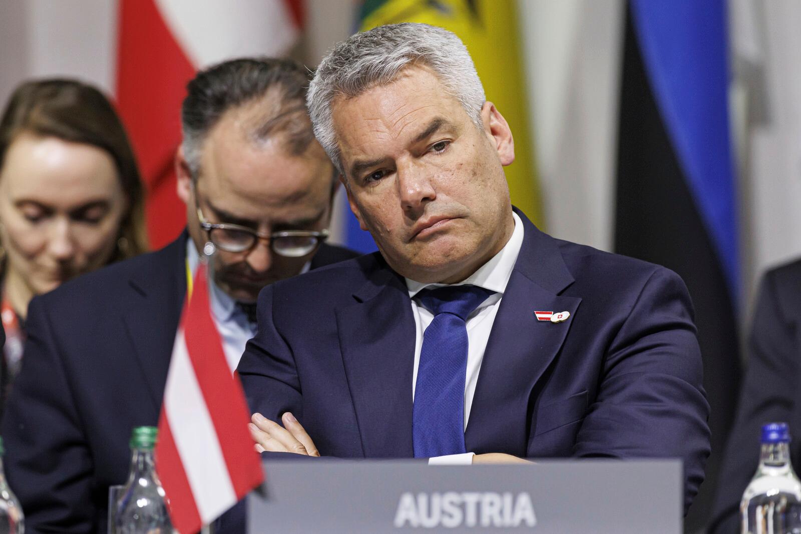 Floods Stop Ministerial Trip to Vienna