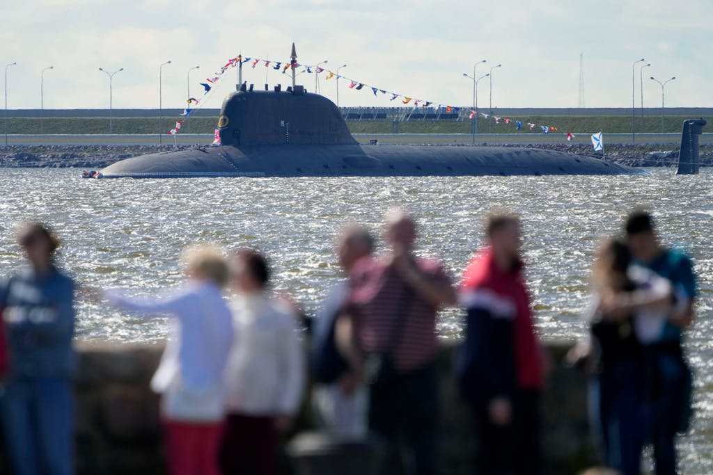 Russia sends nuclear-powered submarine to Cuba