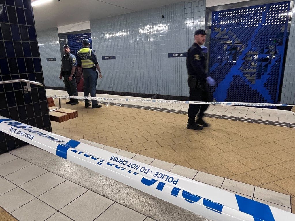 Teenager stabbed on underground train