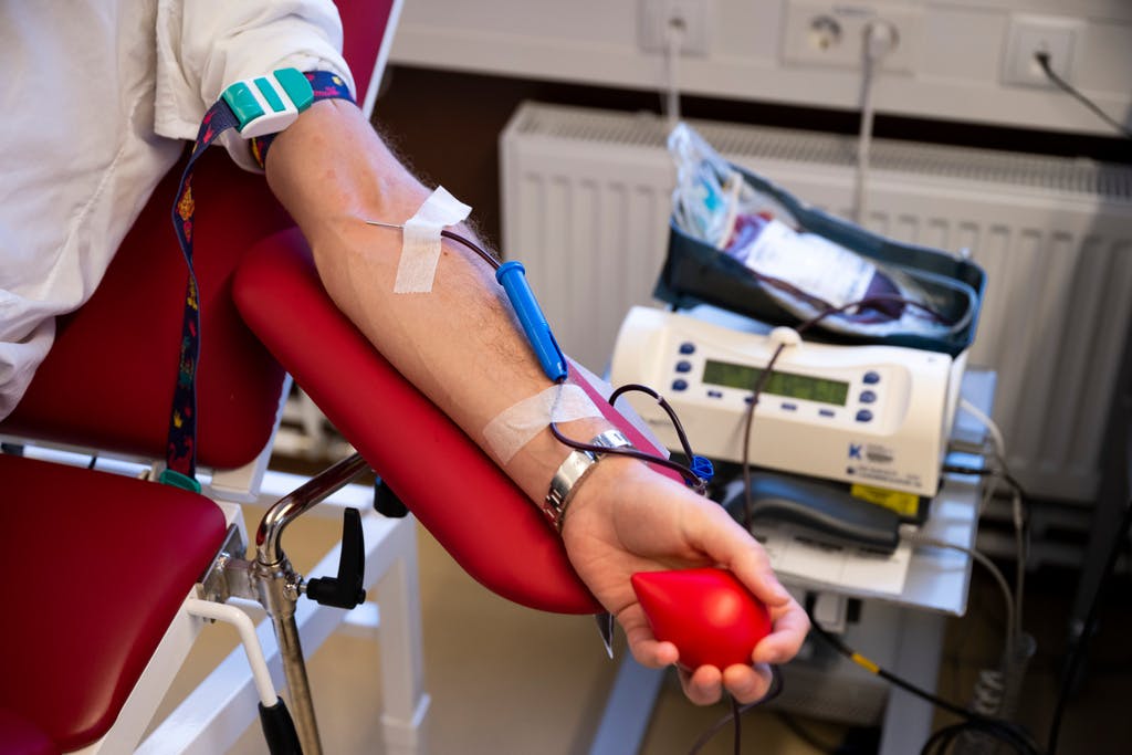 National Board of Health and Welfare: Double the Number of Blood Donors
