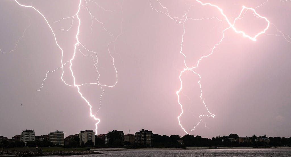 SMHI warns of thunderstorms and new downpours