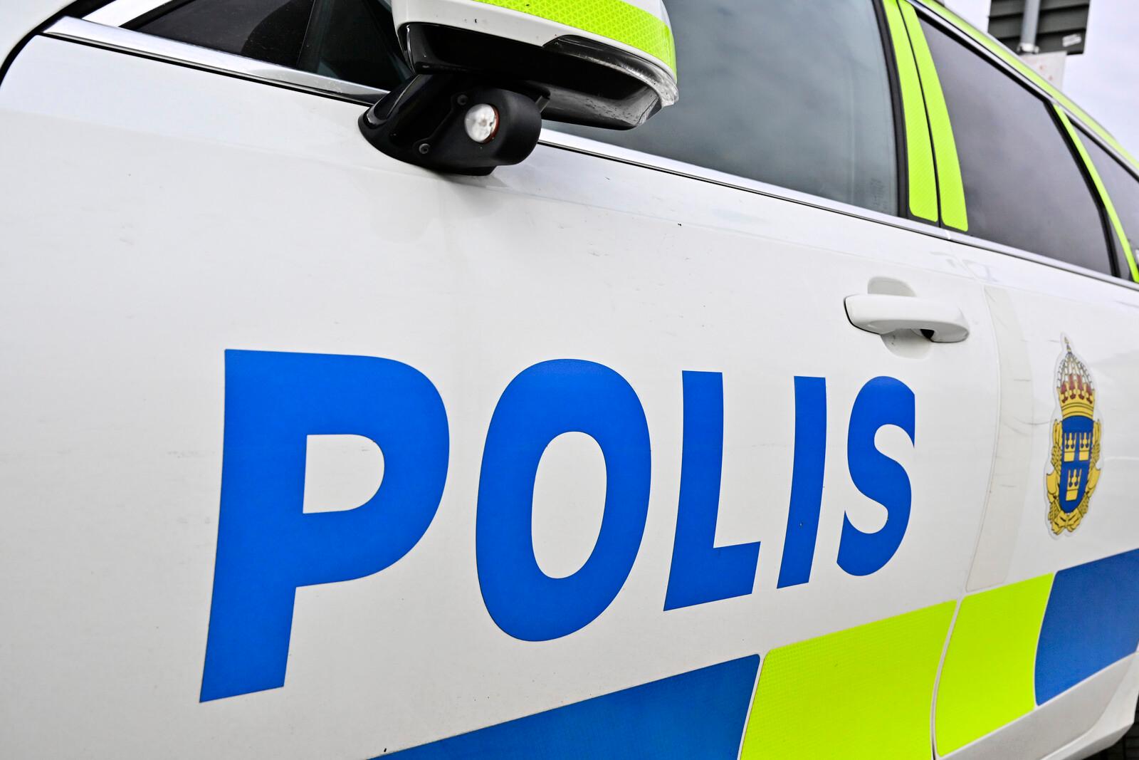 Police officer taken to hospital after intervention in Malmö