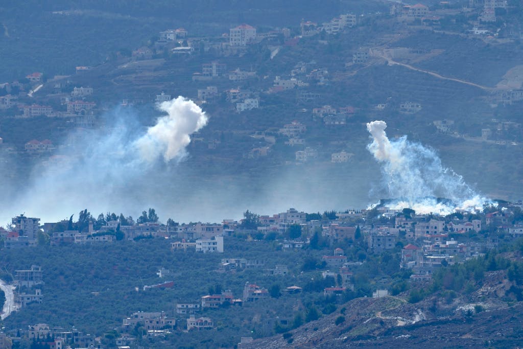 Report: Israel is using white phosphorus in Lebanon