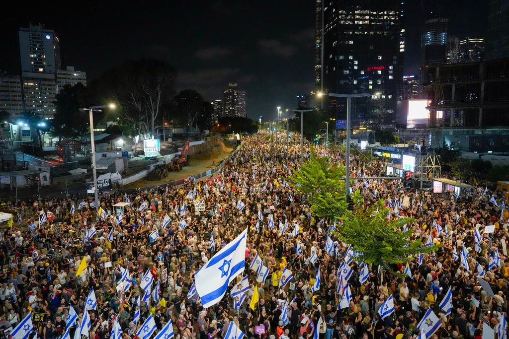 Massive Protest Against Netanyahu